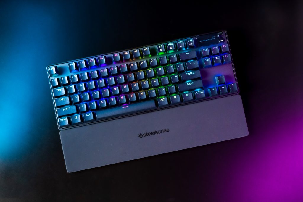 SteelSeries Apex Pro TKL WIRELESS 遊戲鍵盤分享，按鍵功能全為戰鬥而